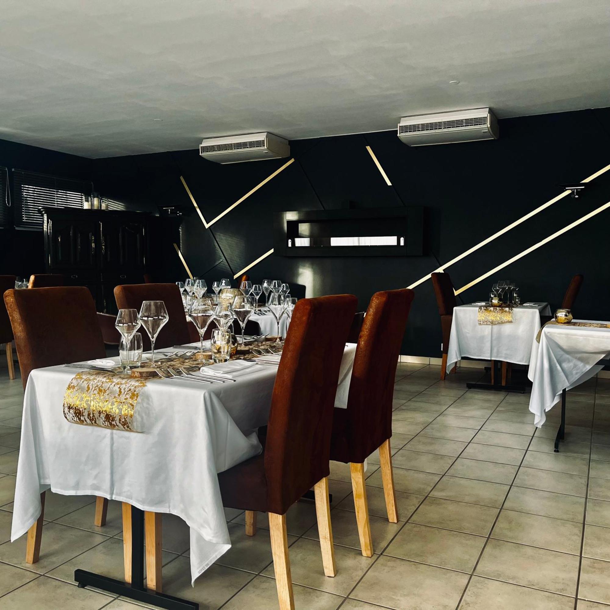 Logis Le Relais De La Voie Sacree Otel Issoncourt Dış mekan fotoğraf
