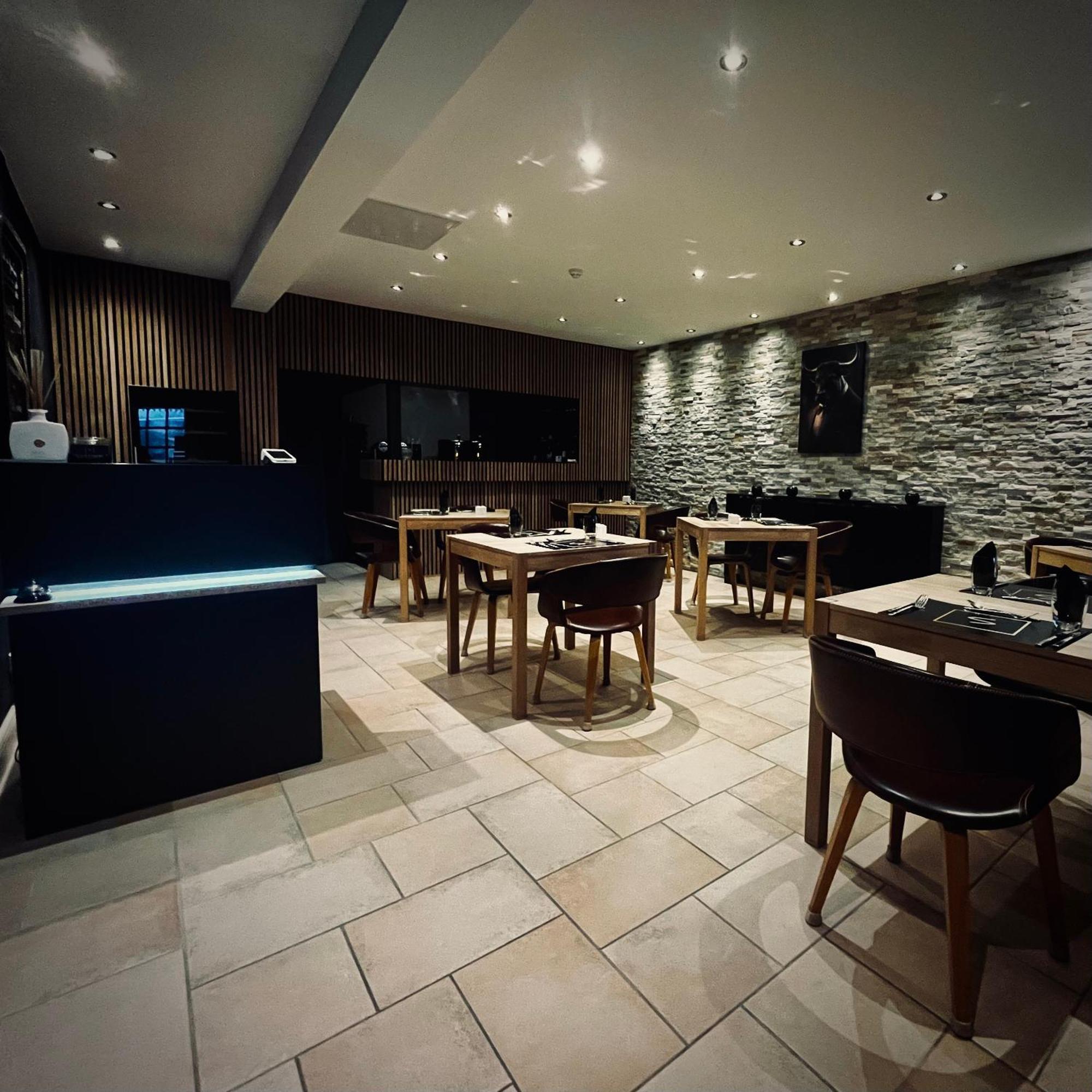 Logis Le Relais De La Voie Sacree Otel Issoncourt Dış mekan fotoğraf