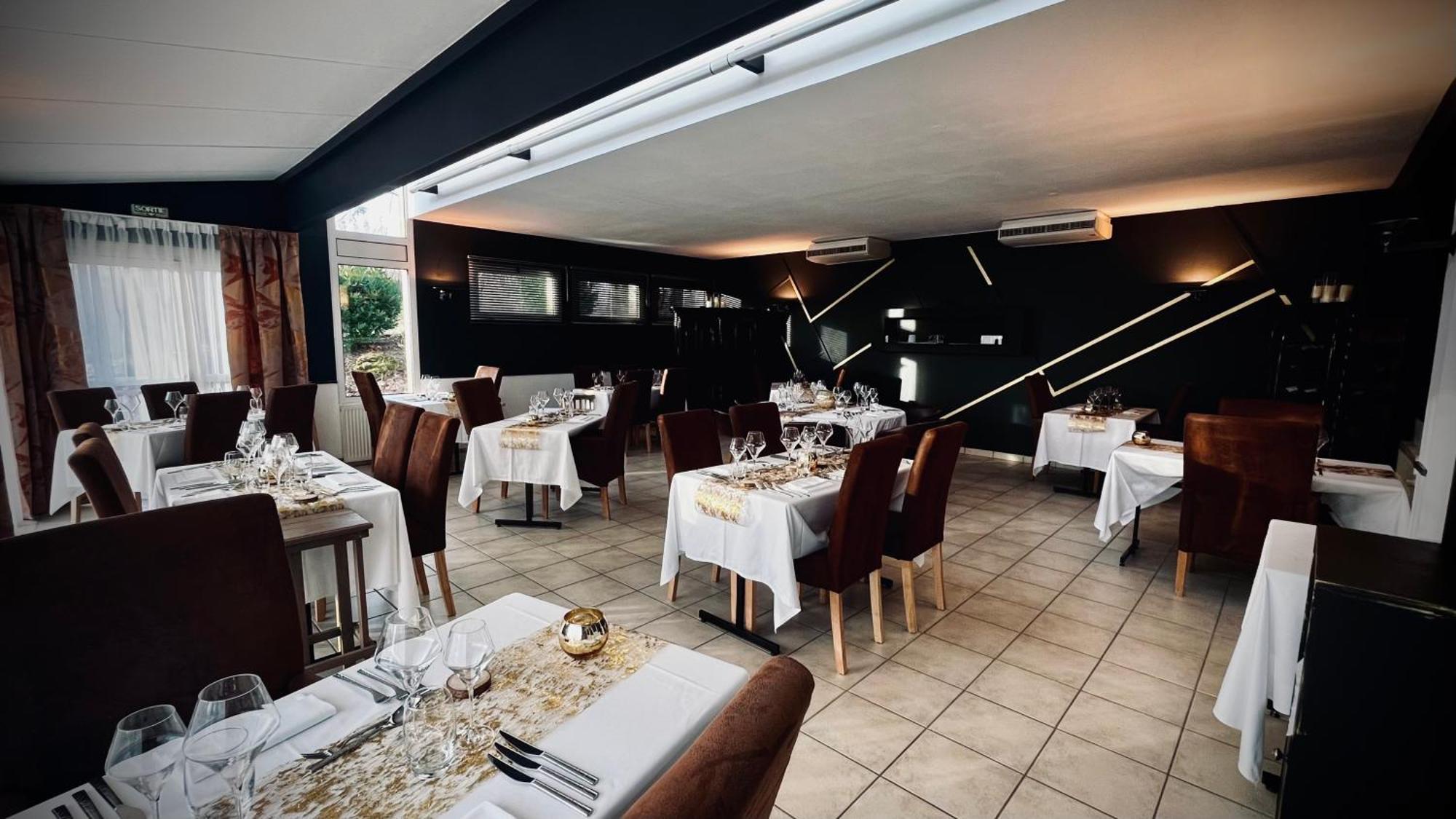 Logis Le Relais De La Voie Sacree Otel Issoncourt Dış mekan fotoğraf