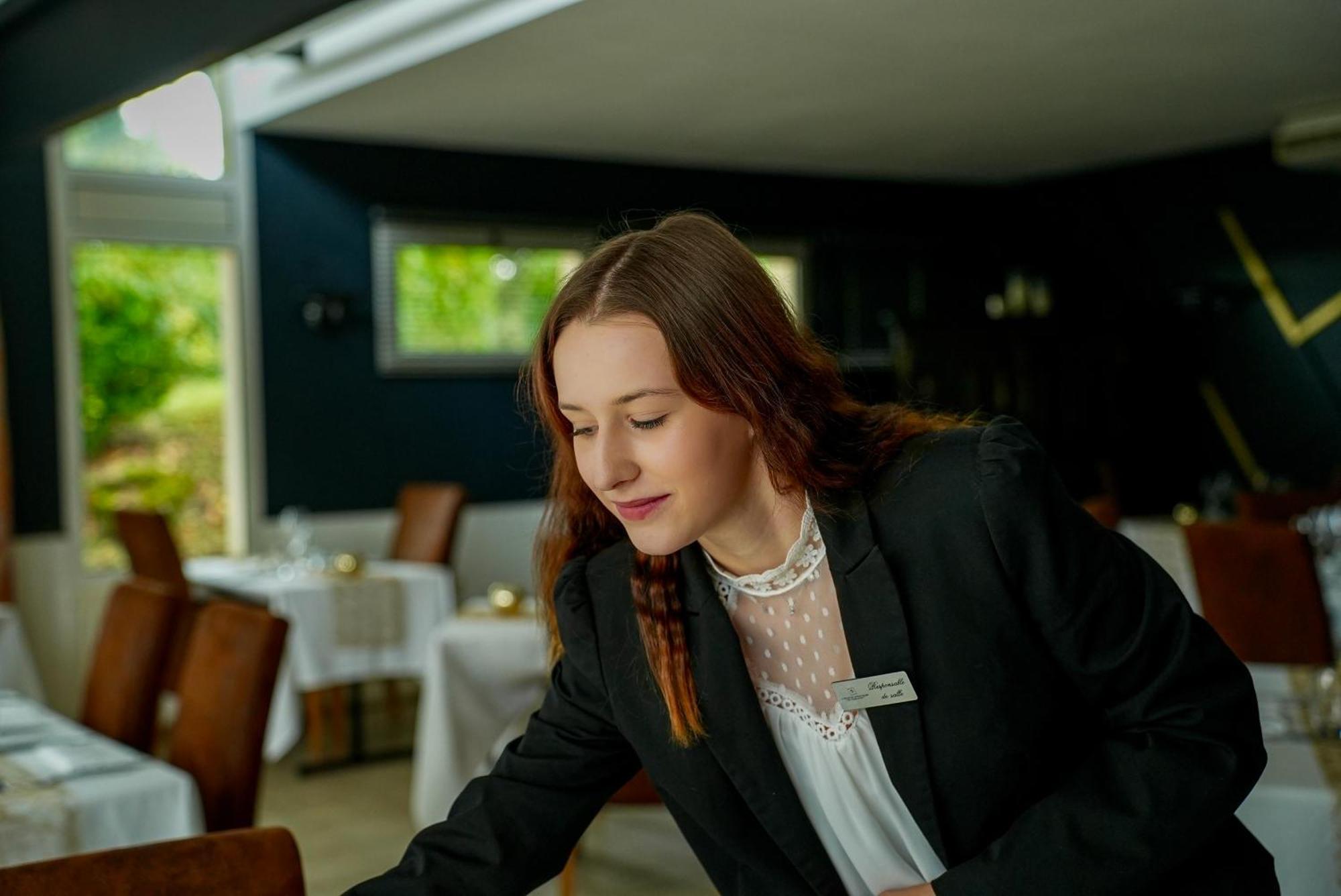 Logis Le Relais De La Voie Sacree Otel Issoncourt Dış mekan fotoğraf