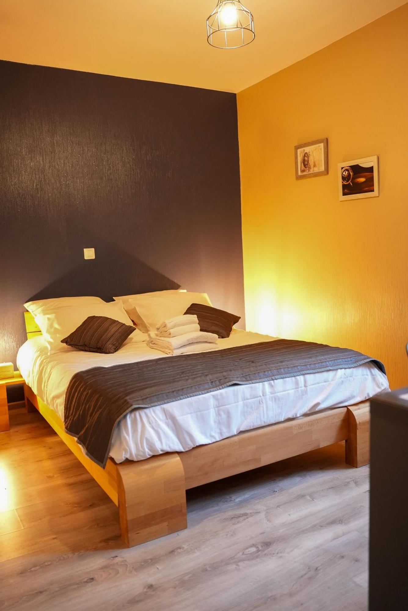 Logis Le Relais De La Voie Sacree Otel Issoncourt Dış mekan fotoğraf