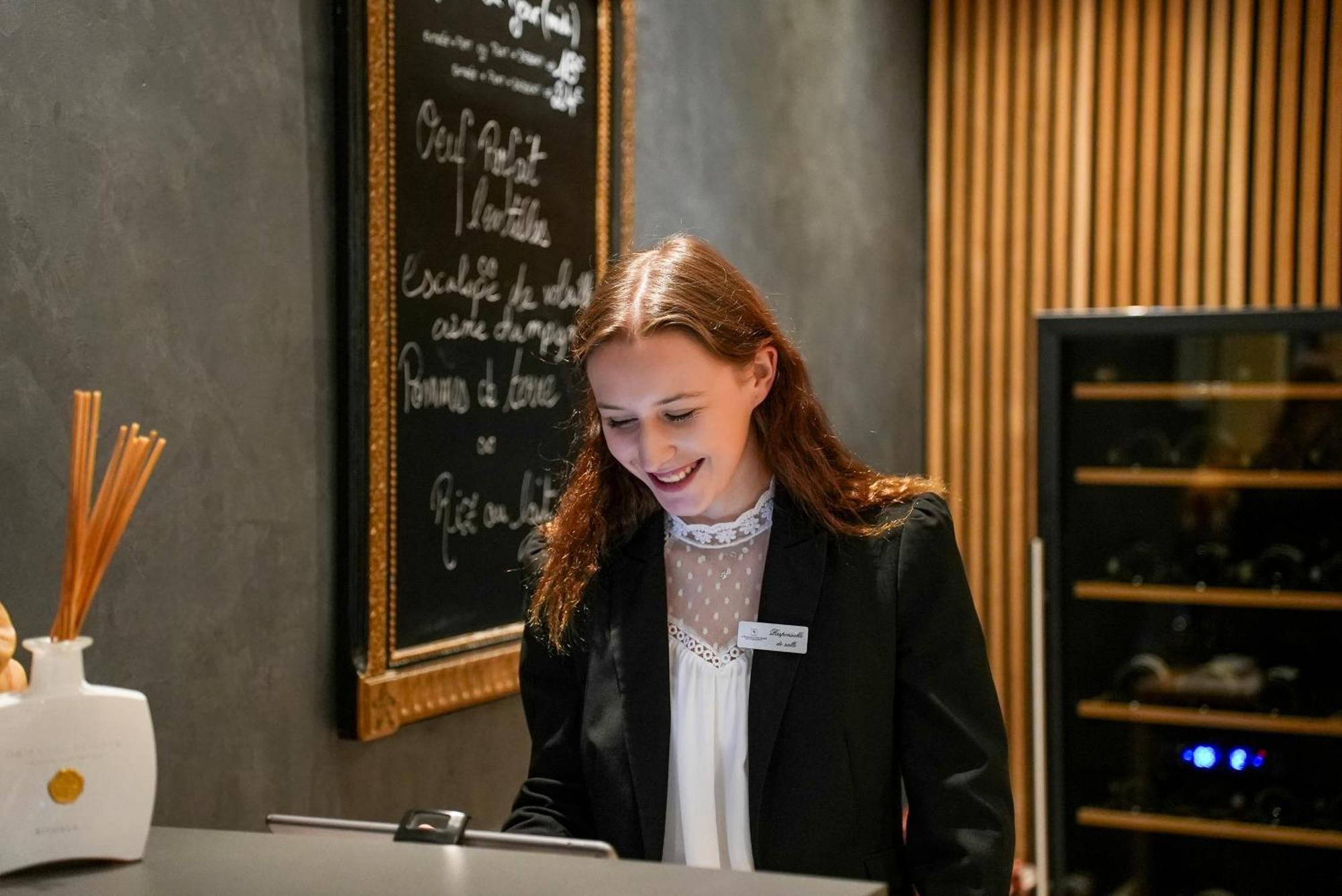 Logis Le Relais De La Voie Sacree Otel Issoncourt Dış mekan fotoğraf