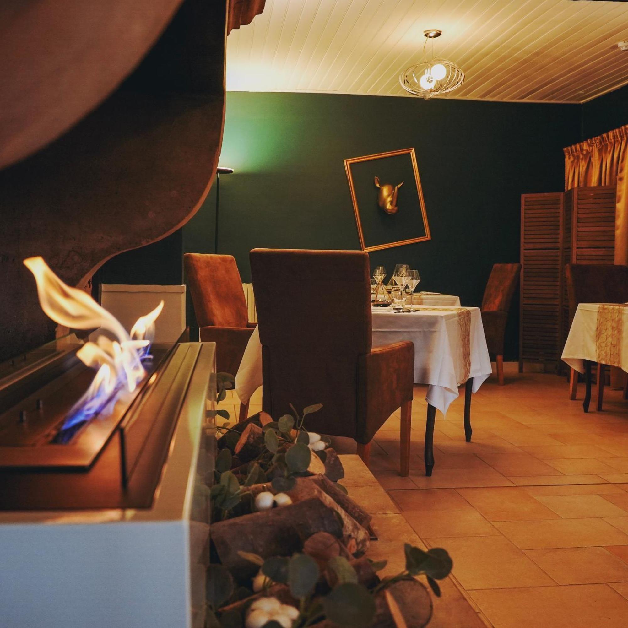 Logis Le Relais De La Voie Sacree Otel Issoncourt Dış mekan fotoğraf