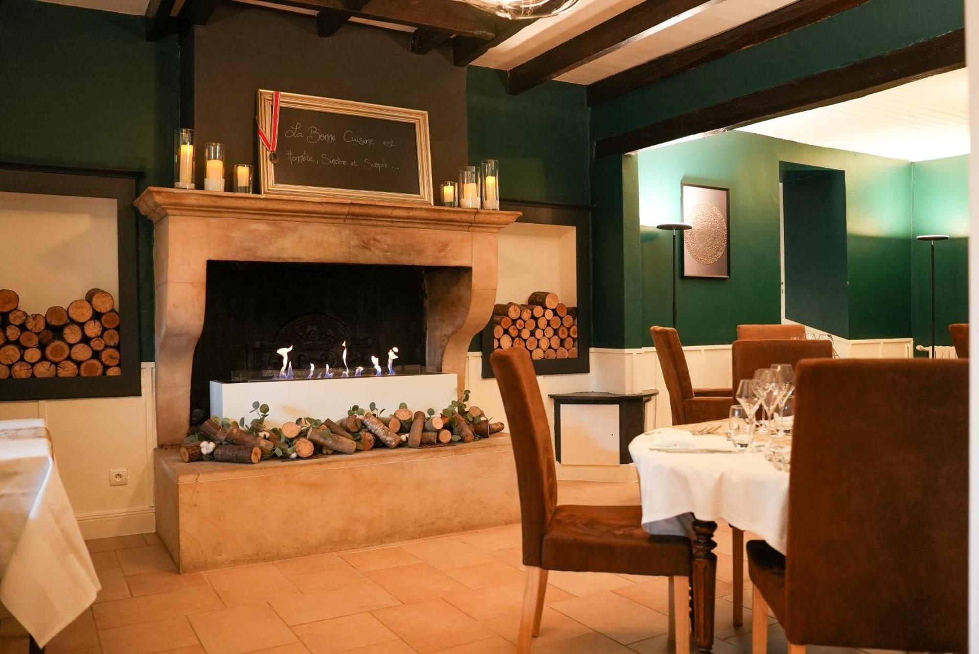 Logis Le Relais De La Voie Sacree Otel Issoncourt Dış mekan fotoğraf